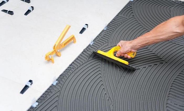 Keo dán gạch chỉ cần thêm nước là dùng được
