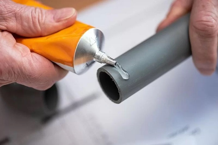 Keo dán ống PVC là dòng keo chuyên dụng cho loại nhựa PVC