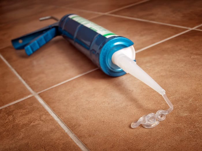 Keo còn được dùng để dán đường ống dẫn