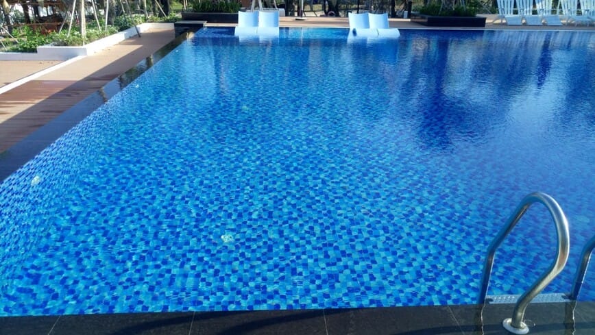 Hợp chất đồng sunfat được ứng dụng phổ biến trong xử lý nước hồ bơi