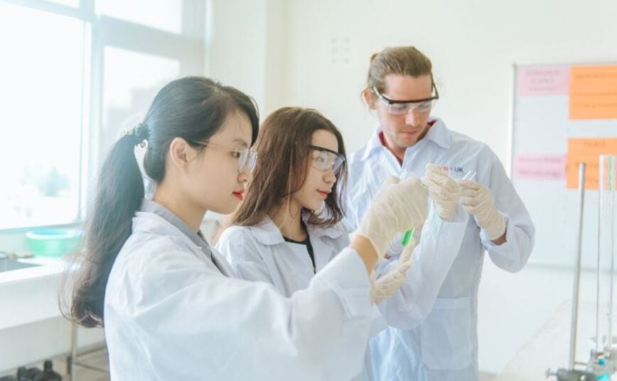 Hợp chất kẽm hydroxide có thể được điều chế bằng phản ứng kết tủa