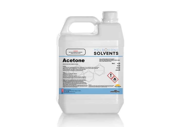 Một cách tẩy keo dán logo trên áo hiệu quả bạn có thể áp dụng là sử dụng acetone