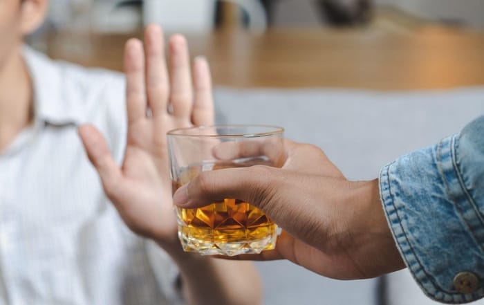 Không uống nhiều rượu, đồ uống có cồn để bảo vệ sức khỏe