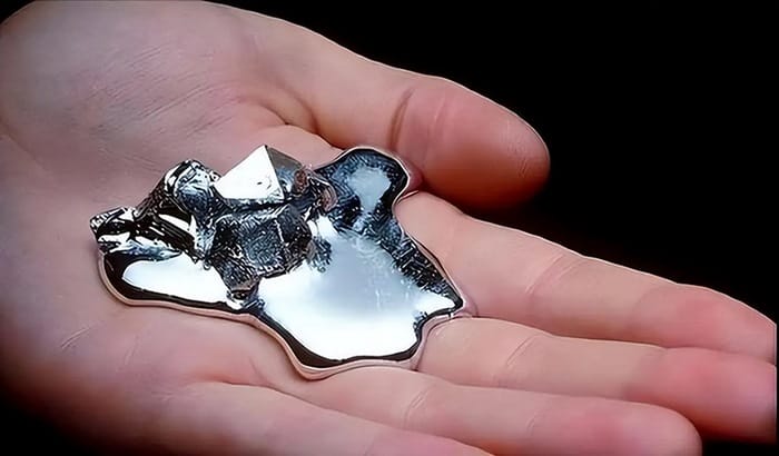 Gallium (Ga) – Kim loại có thể tan chảy ngay trên lòng bàn tay con người