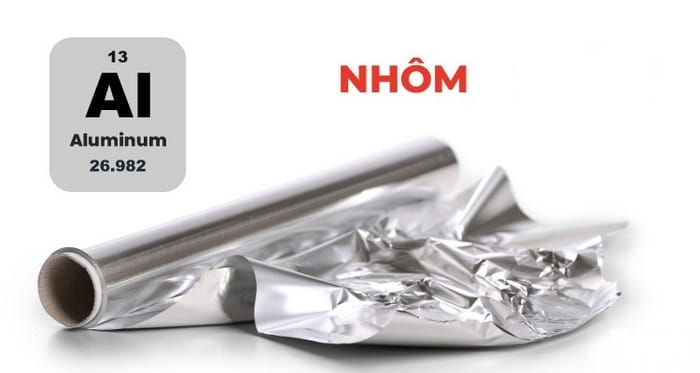 Nhôm là kim loại nhẹ, có màu trắng bạc
