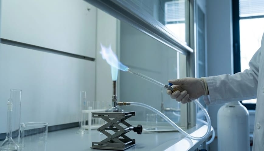 Cách nhận biết khí propan thông qua phản ứng cháy