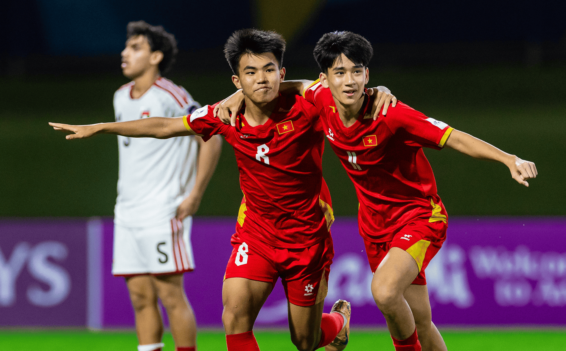 Người hâm mộ có xu hướng theo dõi nhiều giải cùng lúc